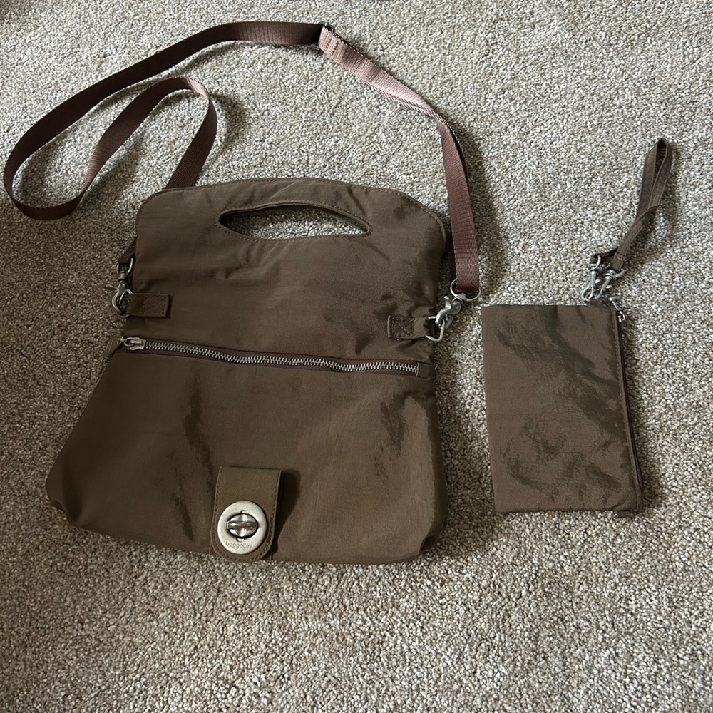 Baggallini crossbody bag